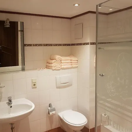 מלון Gotikhotel Frenzelhof 3*