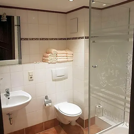 Gotikhotel Frenzelhof מלון