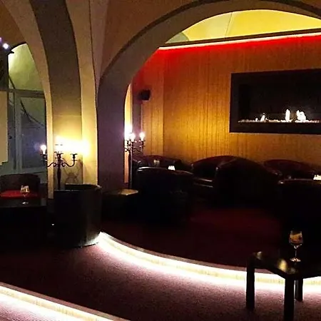 מלון Gotikhotel Frenzelhof 3*