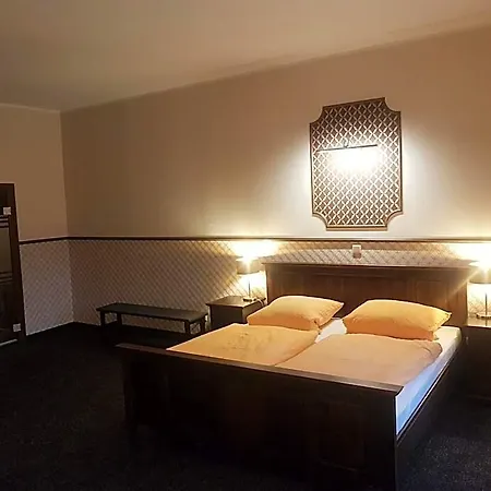 מלון Gotikhotel Frenzelhof 3*