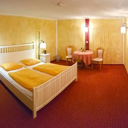 Gotikhotel Frenzelhof מלון 3*